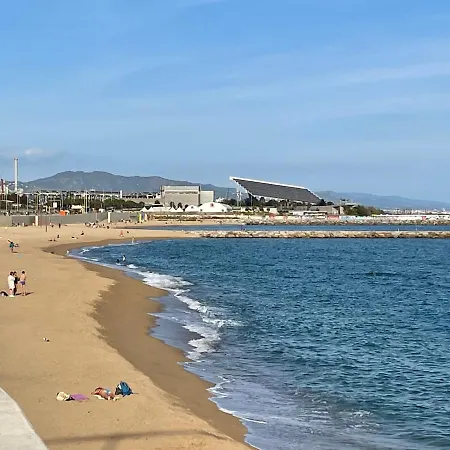 Standing Barcelona Forum 圣阿德里安-德贝索斯