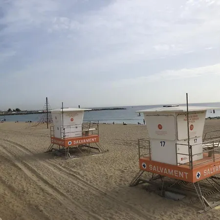 Standing Barcelona Forum 公寓 *